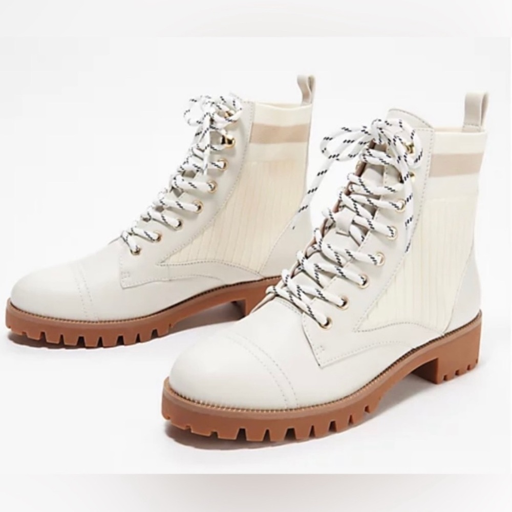 Cecelia NY Theo Leather Hiker Boot in Ivory, Size 8 NWOB NWOT